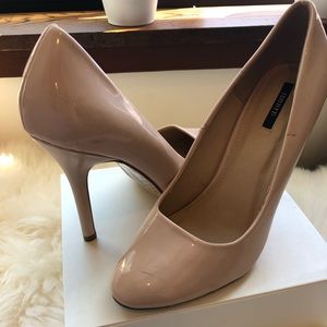 Nude round toe heels